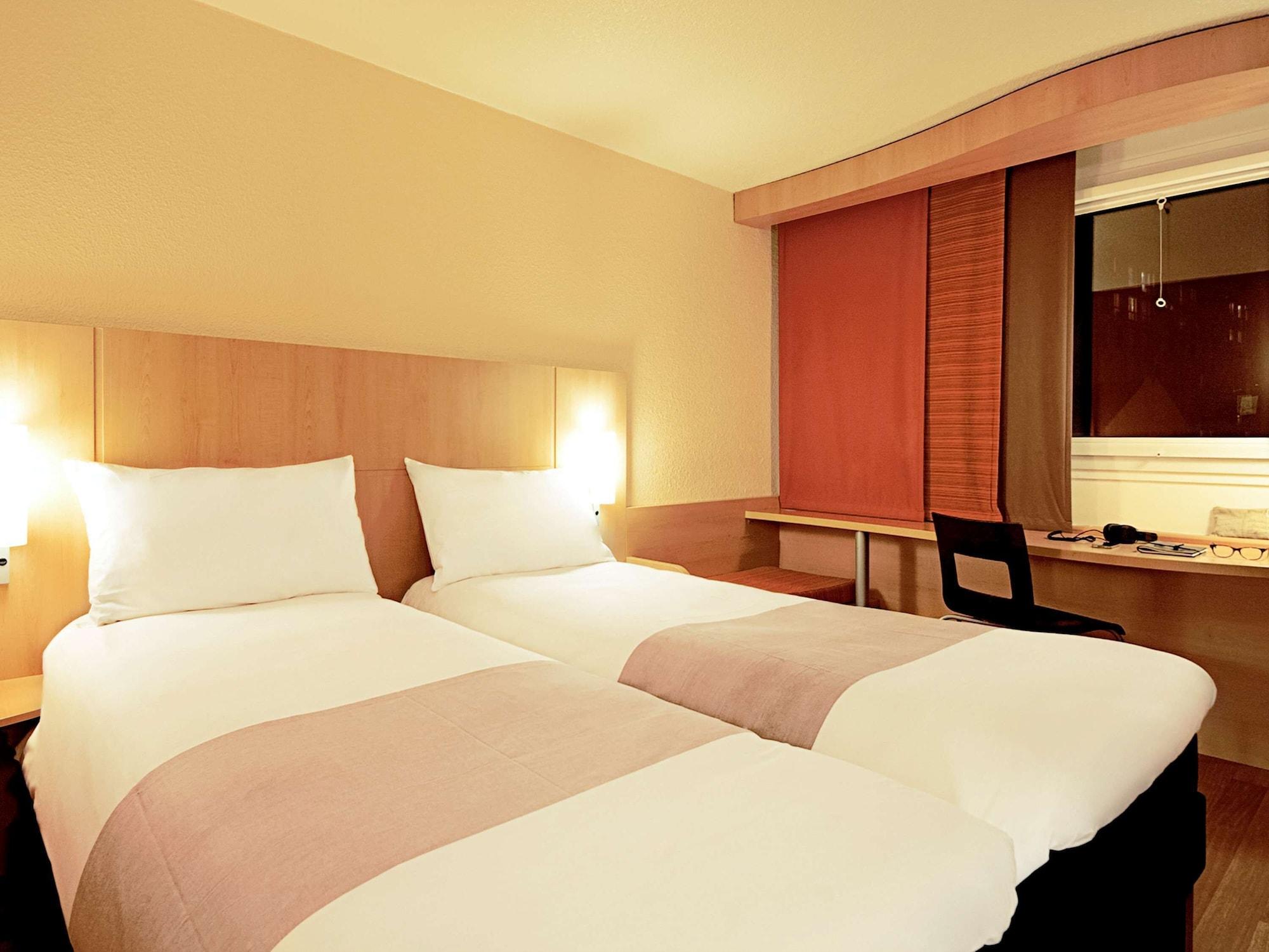Hotel Ibis Braga Esterno foto