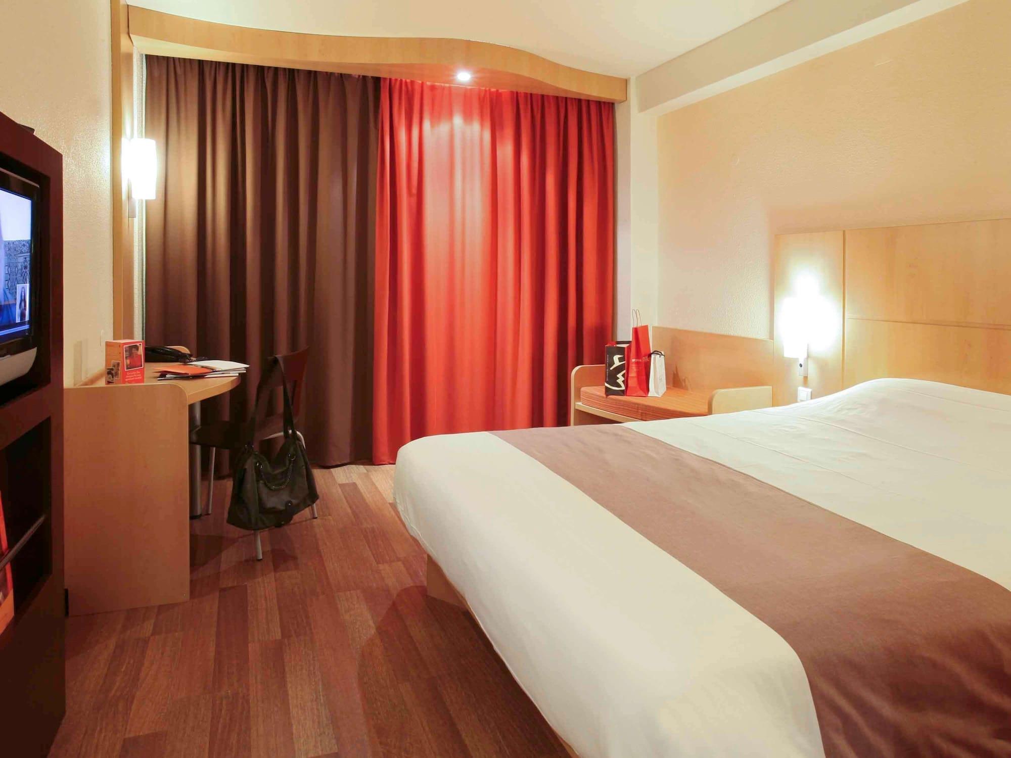Hotel Ibis Braga Esterno foto